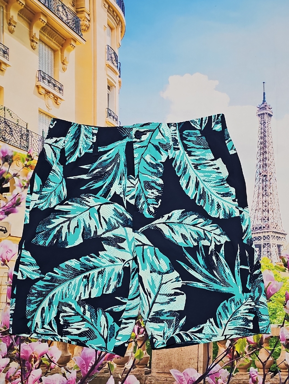 Under‎ Armour Floral Shorts Size 32 New